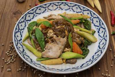 Flow Oasis Pool Lounge