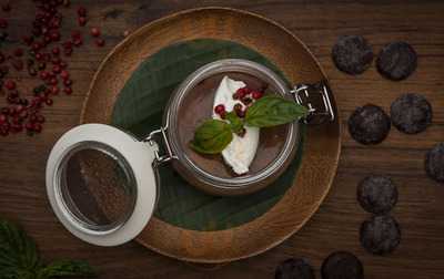 Flow Oasis Pool Lounge