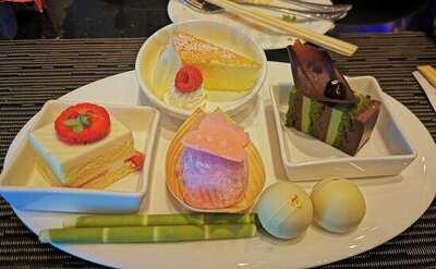 Up & Above Restaurant And Bar