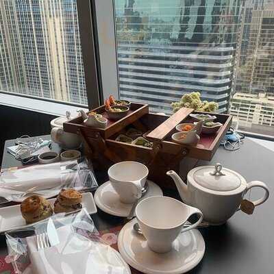 Up & Above Restaurant And Bar