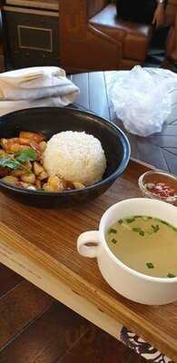 Kub Kao Kub Pla - Emquartier