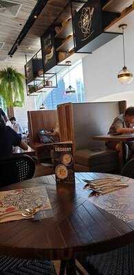 Kub Kao Kub Pla - Emquartier