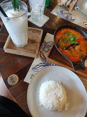 Kub Kao Kub Pla - Emquartier