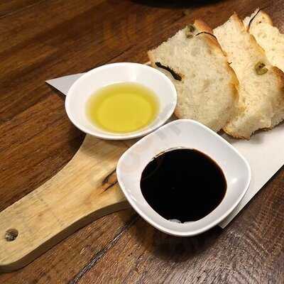 Seven Spoons Bar And Restaurant