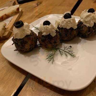 Seven Spoons Bar And Restaurant