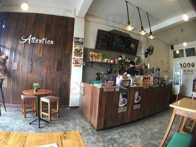 แอทเทนชั่น คาเฟ่