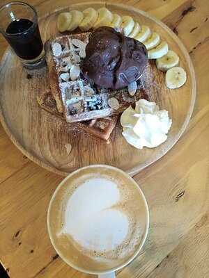 แอทเทนชั่น คาเฟ่