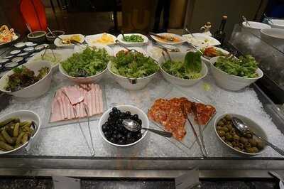 ฟีสท์ โรงแรม รอยัล ออคิด เชอราตัน