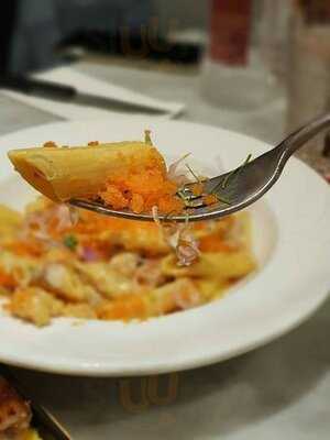 ซอลท์ // เปปเปอร์ สาขาเซ็นทรัลเวิร์ล