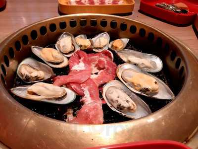 ภัตตาคารอาหารญี่ปุ่น อากะ