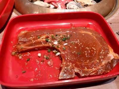 ภัตตาคารอาหารญี่ปุ่น อากะ