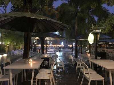 เก้าอี้ขาว