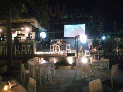 เก้าอี้ขาว