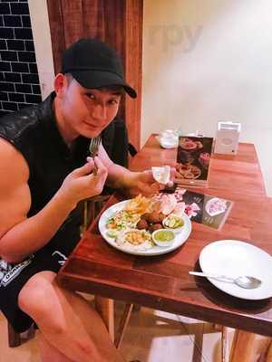 Hummus Boutique Bangkok