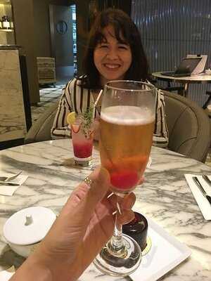 1823 Tea Lounge By Ronnefeldt