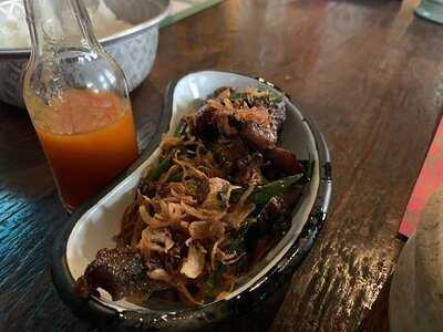 Err Urban Rustic Thai