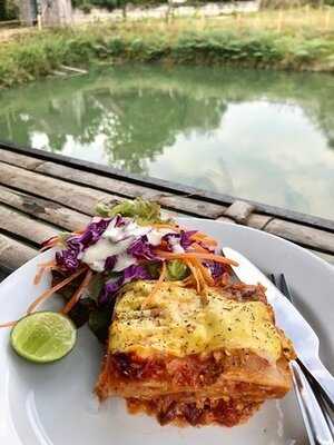 ธรรมดา คาเฟ่