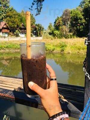 ธรรมดา คาเฟ่