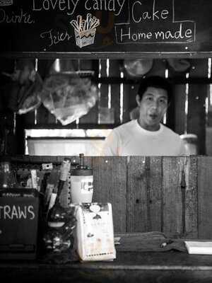 ธรรมดา คาเฟ่