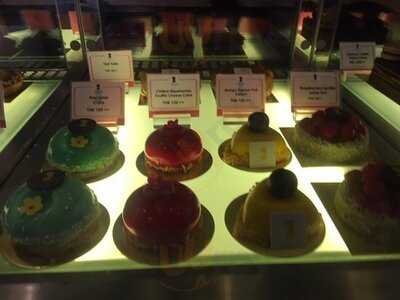 เลอ มาการอง