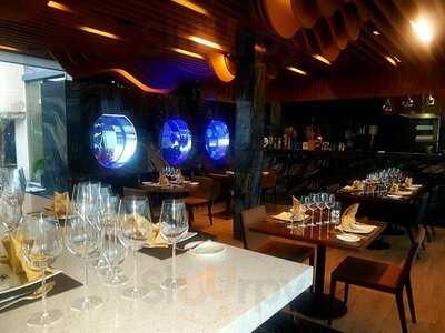 รัฟฟิโน เรสเตอรองท์ & เล้าจ์