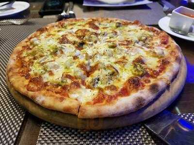 รัฟฟิโน เรสเตอรองท์ & เล้าจ์