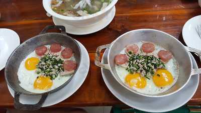 ฮอยอัน แหนมเนือง