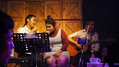 บราเธอร์ บาร์ แอนด์ เรสเตอร์รองท์