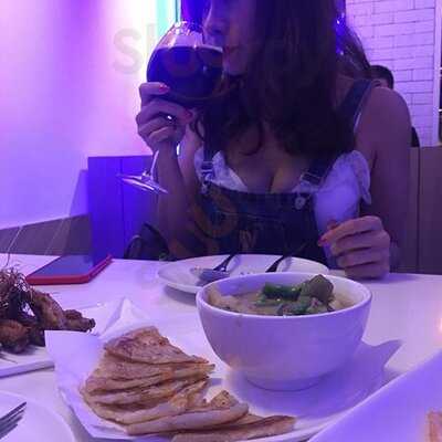 บราเธอร์ บาร์ แอนด์ เรสเตอร์รองท์