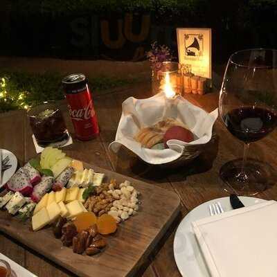 Silhouette Restaurant And Bar