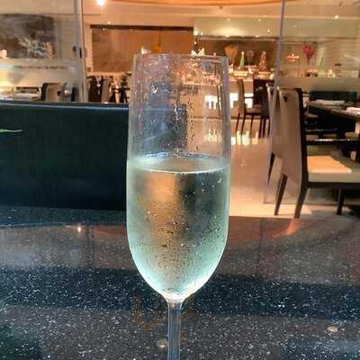 ห้องอาหารร่มไทร 