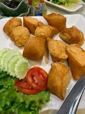 ภัตตาคาร พงหลี