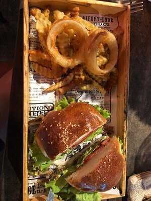 บูมส์ เบอร์เกอร์ แบ็กยาร์ด เบียร์