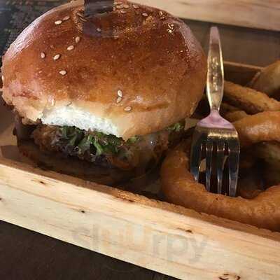 บูมส์ เบอร์เกอร์ แบ็กยาร์ด เบียร์