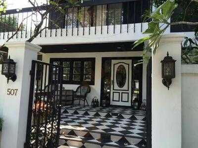 Tete Quarters Vintage Etc