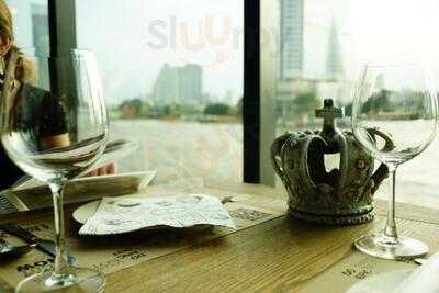 Tete Quarters Vintage Etc