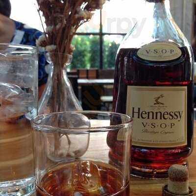 บัคทาวน์ คาเฟ่ & แฮงเอ้าท์