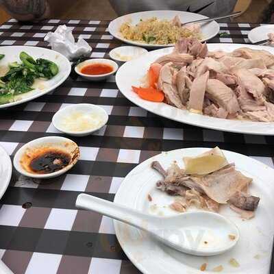 บุญตงเกียรติ (ข้าวมันไก่สิงคโปร์)