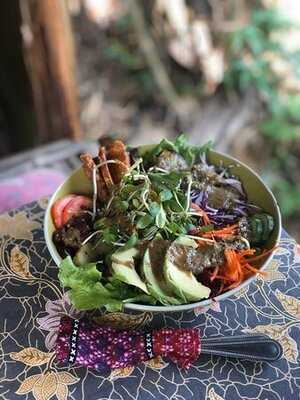 เอิร์ทโทน