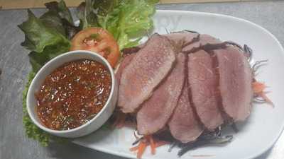 บีส์คาเฟ่บ้านผึ้งแอนด์ฟี่กะ