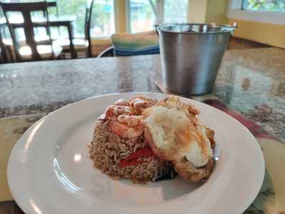 บีส์คาเฟ่บ้านผึ้งแอนด์ฟี่กะ