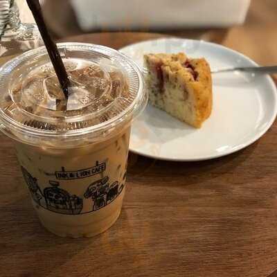 อิง แอนด์ ไลอ้อน คาเฟ่