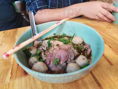 ก๋วยเตี๋ยวเนื้อ นายโส่ย