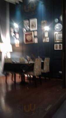 Whale's Belly Restaurant & Bar