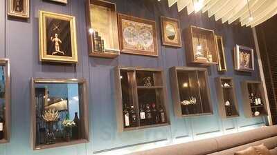 Whale's Belly Restaurant & Bar