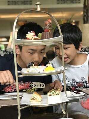 เดอะล็อบบี้เลาจน์