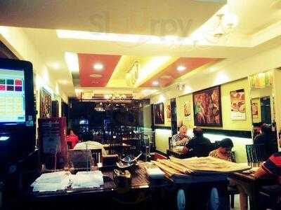 Aryaa's  Indian Restaurant