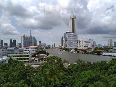 River Vibe Restaurant & Bar