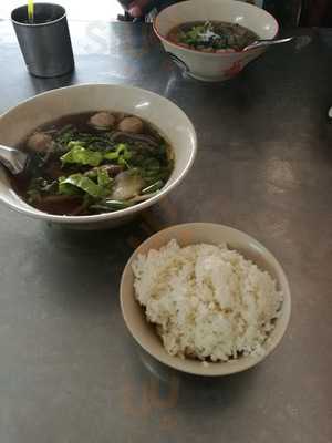 ธง ก๋วยเตี๋ยวลูกชิ้นเนื้อวัว 