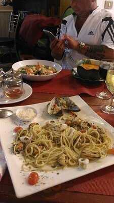 Salotto Italy's Smile Restaurant & Pizzeria